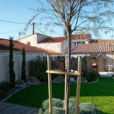 La Maison De Gaston بيت للعطل *