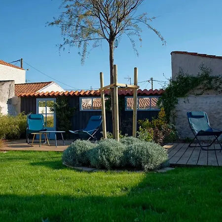 La Maison De Gaston Des Barques * Le Port-des-Barques